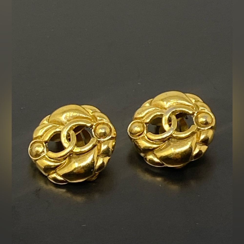 Chanel Vintage Round Gold CC Mark Hollow Type Earrings 80s - Picture 8 of 16
